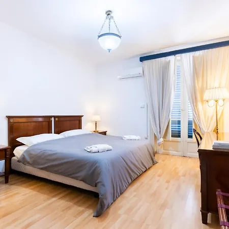 La Dimora Del Conte, Immersa Nel In Centro Citta アパート